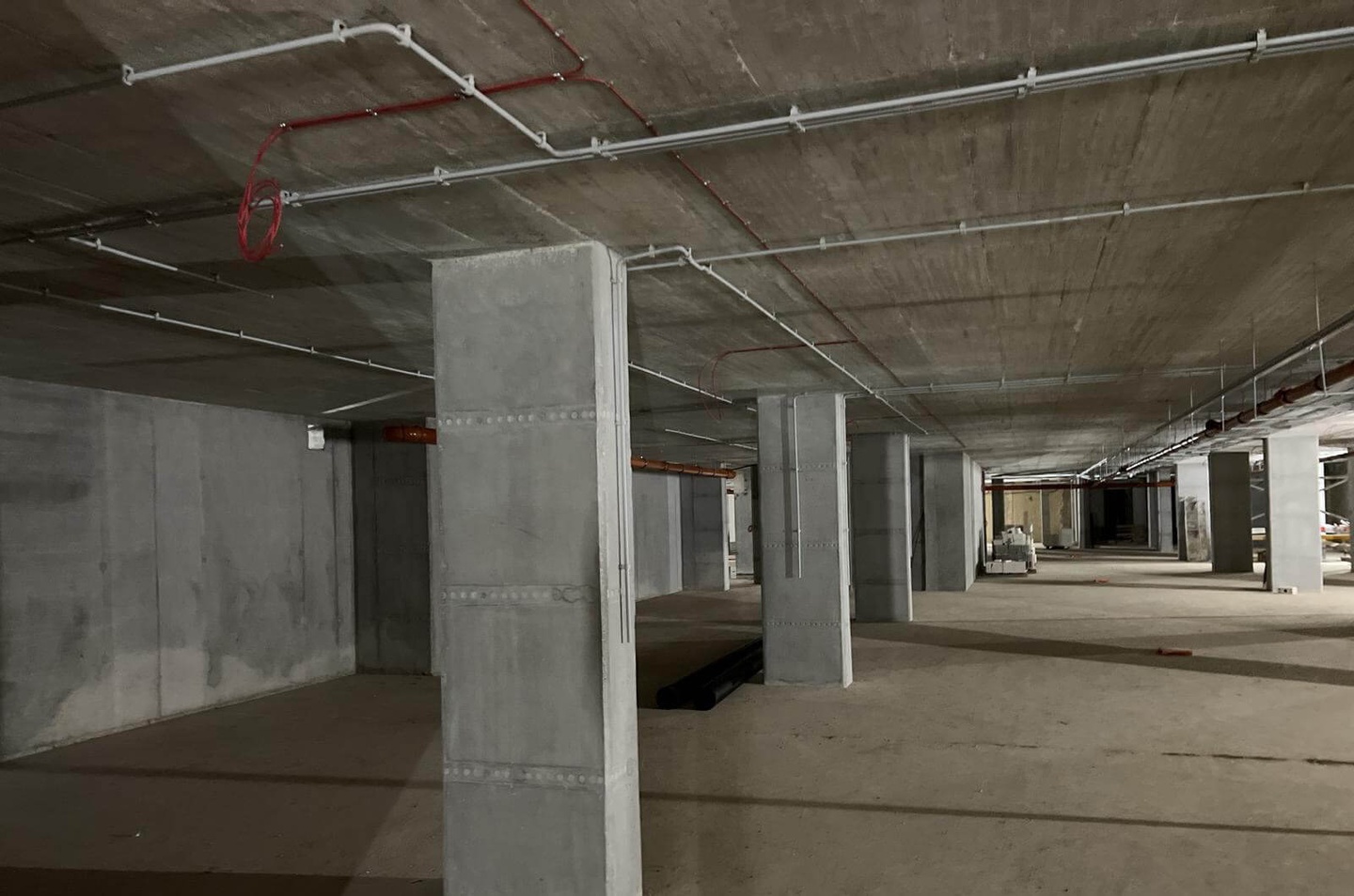 Postęp pracy inwestycji Żelazna 54, Warszawa Wola