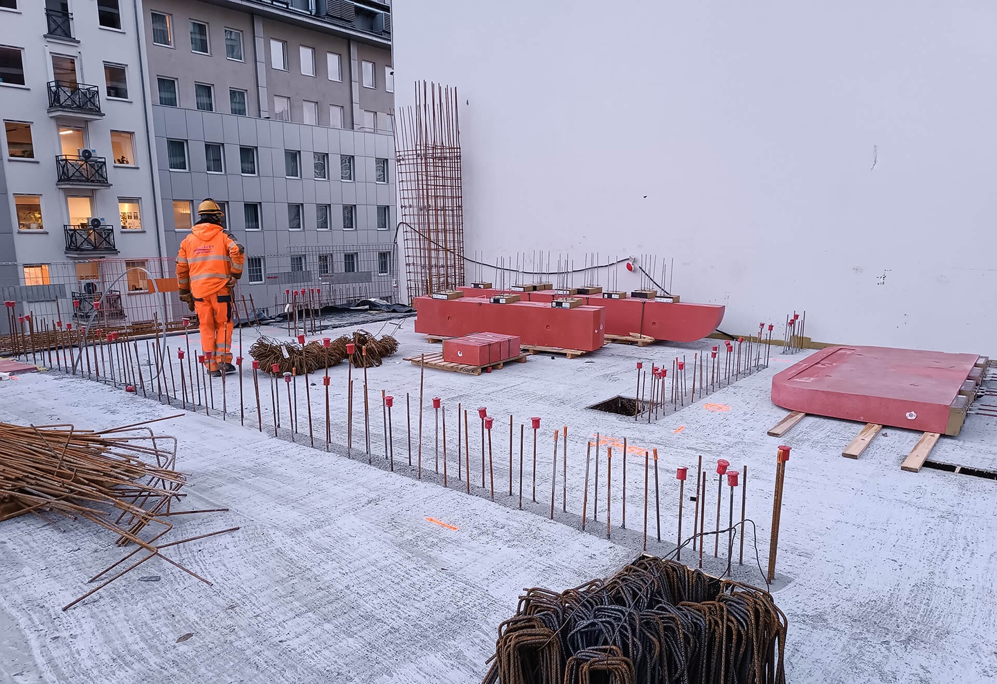 Postęp pracy inwestycji Żelazna 54, Warszawa Wola