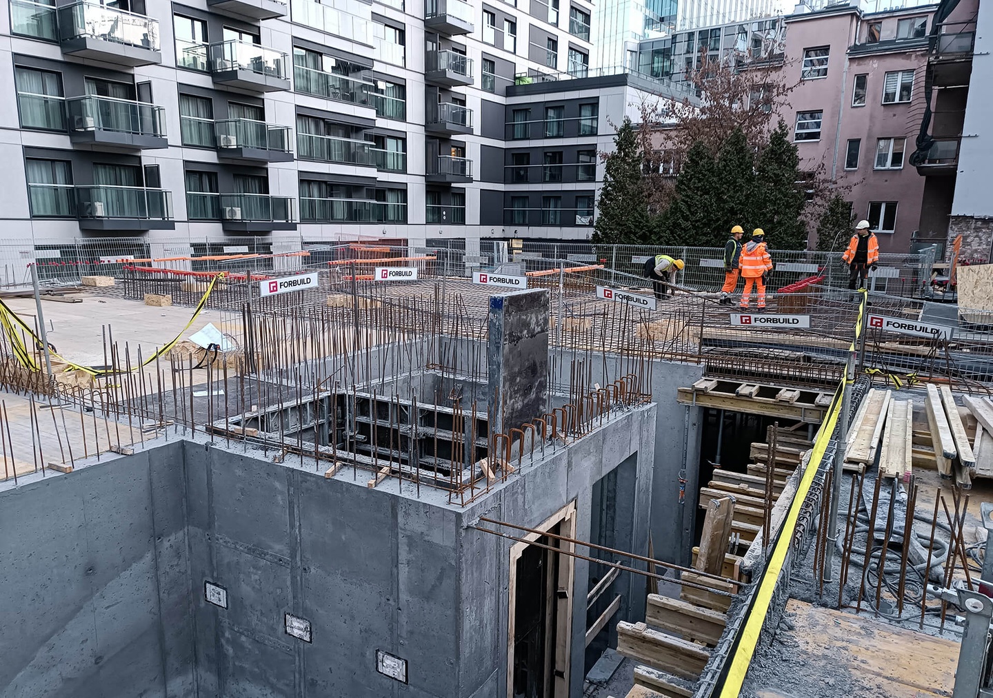 Postęp pracy inwestycji Żelazna 54, Warszawa Wola