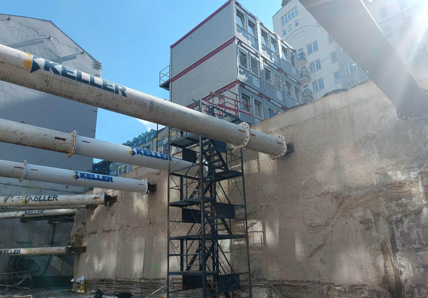 Postęp pracy inwestycji Żelazna 54, Warszawa Wola