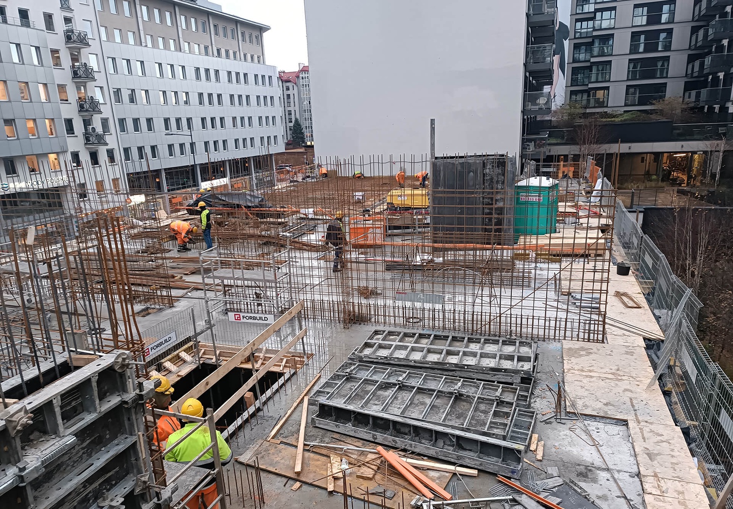 Postęp pracy inwestycji Żelazna 54, Warszawa Wola